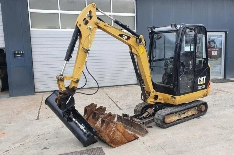 CAT 302.2D 2,1 T + 3 GODETS Mein Shop