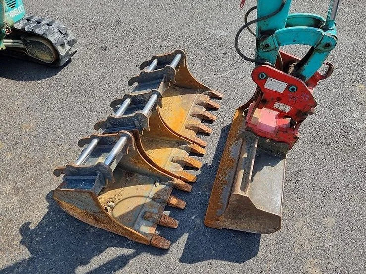 Kobelco SK17 SR-3 + 3 GODETS Mein Shop